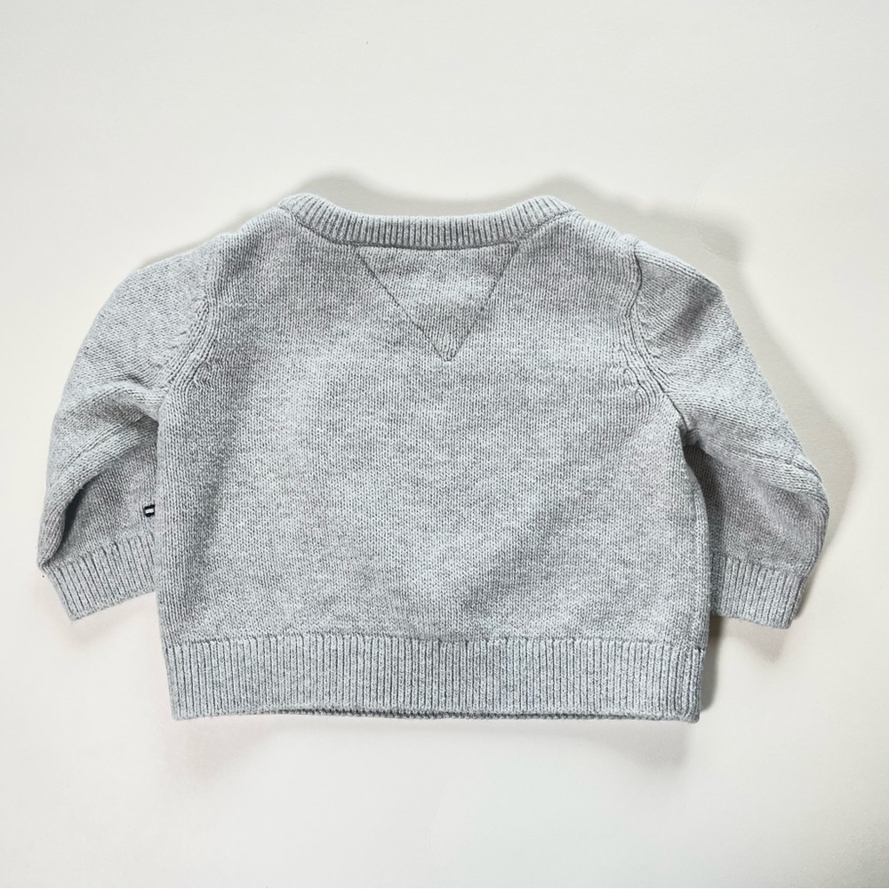 Tommy Hilfiger - Grey Sweater w/ Hilfiger Logo Heart at Front - Size 3-6 Months - Picture 3 of 3